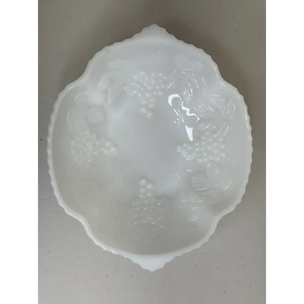 Vintage Anchor Hocking White Milk Glass Serving Bowl Grapes Pattern 10